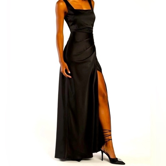 Lulus Dresses & Skirts - Black satin feel square formal dress. Small.